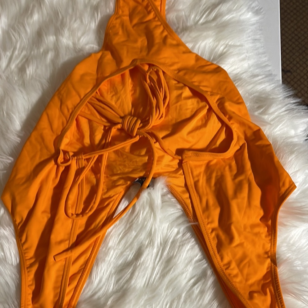 Bathing suit - Picture 2 of 3